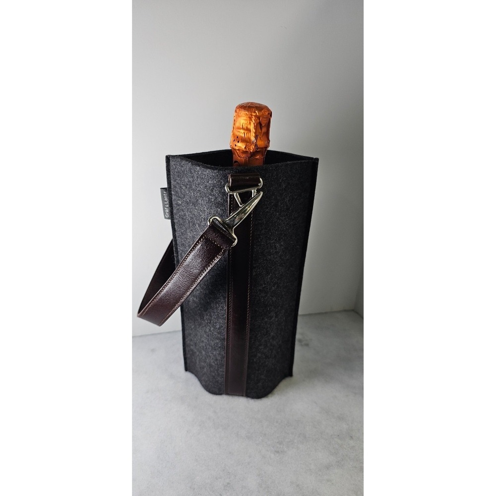 Graf & Lantz Charcoal Wool Wine Bottle Cozy Carrier Leather Strap Grand Millenia